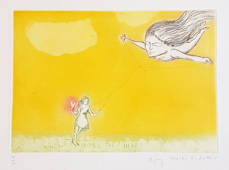 Wings from heart (gul) av Bjørg Thorhallsdottir - Galleri EKG AS